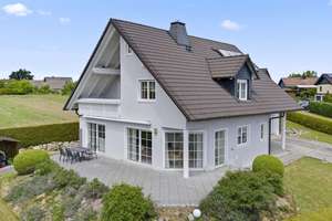Luxus pur & Fernblick! Hochwertiges Anwesen nahe Bayreuth mit ELW, tollem Garten und Traumterrasse – Die vollständige Adresse der Immobilie erhältst du vom Anbieter., 95503 Hummeltal – Vorschaubild 3
