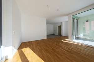 Ideale Familienwohnung im Hochparterre: 3-Zi. mit großzügigem Wohn-Ess-Küchen-Bereich und Balkon – Die vollständige Adresse der Immobilie erhältst du vom Anbieter., 81677 Echarding, München – Vorschaubild 2