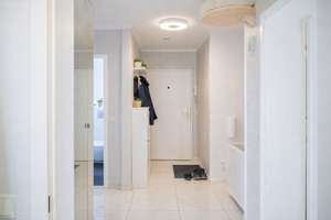 Modernes Wohnen auf zwei Ebenen – 3,5-Zimmer-Maisonettewohnung mit Garten in Trudering-Riem – Die vollständige Adresse der Immobilie erhältst du vom Anbieter., 81829 Trudering-Riem (Ortsteil), München – Vorschaubild 2