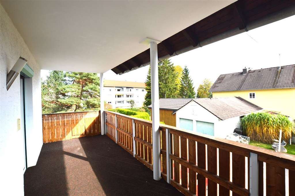 Immobilie in Peißenberg - ** Helle 3,5 Zimmerwohnung mit großen Südbalkonen und Raum für kreative Gestaltungsmöglichkeiten ** - Bild 4