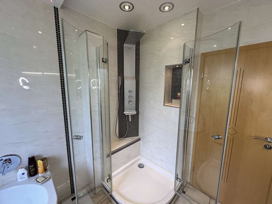 Badezimmer EG
