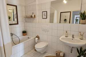 3 Zimmer im  ruhigen Kiez mit Balkon und Fahrstuhl – Die vollständige Adresse der Immobilie erhältst du vom Anbieter., 10247 Friedrichshain, Berlin – Vorschaubild 3