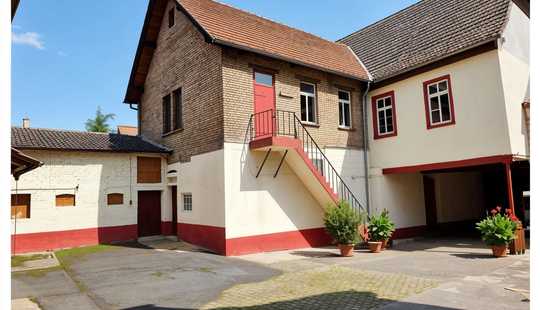 Bild von Historischer Altbestand mit großem Entwicklungspotenzial – Hofensemble in Mommenheim