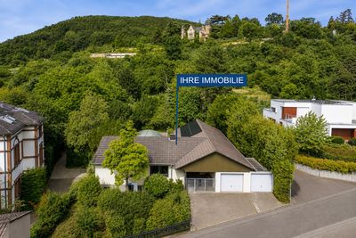 Rarität am Haardter Treppenweg – großzügiger Winkelbungalow in exklusiver Wohnlage