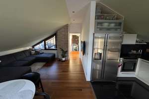 Charmante 3-Zi-DG-Wohnung: 72m² Wohnfl., 105m² Grundfl., Balkon, Keller, Parkplatz & große Terrasse. – Die vollständige Adresse der Immobilie erhältst du vom Anbieter., 70599 Plieningen (Ortsteil), Stuttgart – Vorschaubild 2