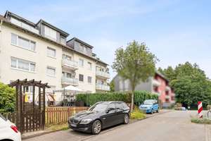 Viel Platz zum Leben: 5-Zimmer-Wohnung mit Balkon u. Stellplatz in RS-Lüttringhausen