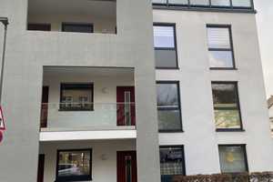 Charmante Kapitalanlage! 3- Zimmer mit großem Balkon in begehrter Innenstadtlage! – Bergstraße 40, 42651 Solingen – Vorschaubild 1