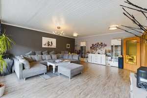 Großzügiger Bungalow mit Pool, Einliegerwohnung im UG, ausbaufähigem Dachboden & großem Garten! – Hannover (Kreis) – Vorschaubild 8