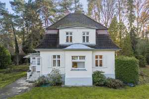 Bezugsfreie, elegante Altbauvilla im Herzen von Frohnau: Großer Garten, Terrasse und Garage – Berlin – Vorschaubild 1