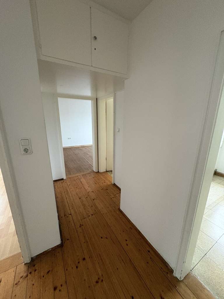 Immobilie in Amberg - Helle 3-Zimmer-Wohnung mit Balkon zum Schnäppchenpreis – sofort verfügbar - Bild 2