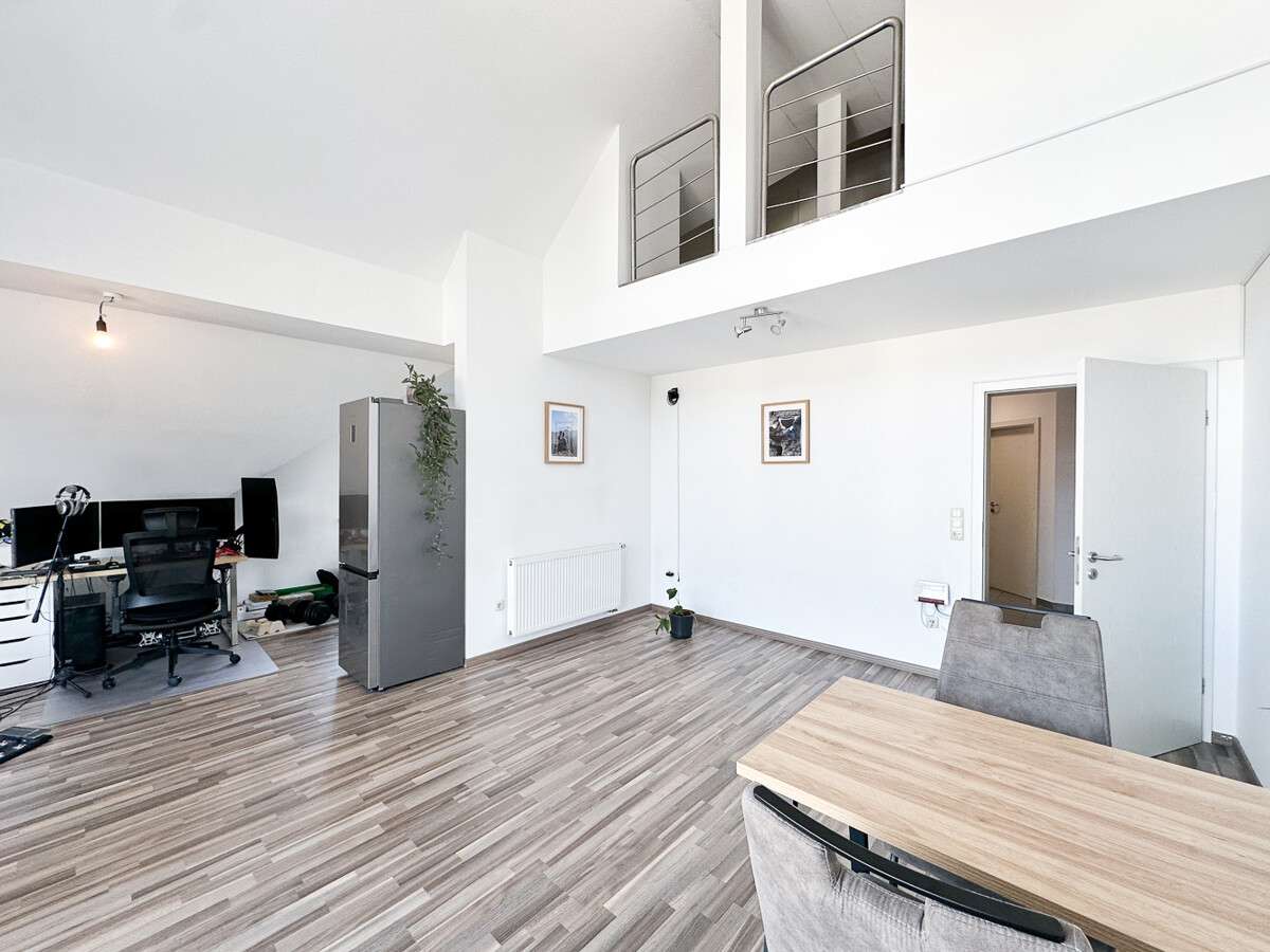 Immobilie in Schaafheim - DIETZ: Lichtdurchflutete 4,5 Zimmer-Maisonette große Dachloggia  - Galerie - Garage - Stellplatz - Bild 8