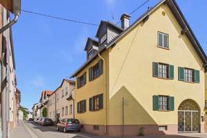 Viel Platz für das Familienleben – großzügiges Stadthaus mit 7 Zimmern ,Hof und schönem Ausblick