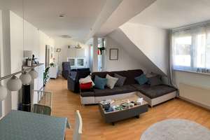 Wohnen über den Dächern der List: 3-Zimmer-Dachgeschosswohnung mit Dachloggia – Cranachstr. 00, 30177 List, Hannover – Vorschaubild 2
