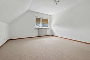 Gepflegtes Zweifamilienhaus auf großem Grundstück in Salzgitter-Beinum – Die vollständige Adresse der Immobilie erhältst du vom Anbieter., 38259 Beinum, Salzgitter – Vorschaubild 9