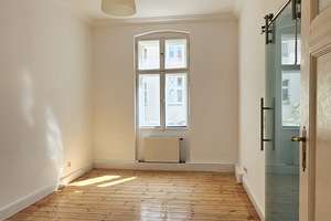 Hauptstadtmakler-Bezugsfreie Altbauwohnung in Top-Lage – Die vollständige Adresse der Immobilie erhältst du vom Anbieter., 10713 Wilmersdorf, Berlin – Vorschaubild 2