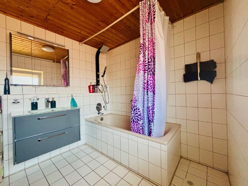 Immobilie in Haigerloch - Attraktives Wohnhaus mit zwei Einheiten und vielseitiger Nutzung - Bild 3