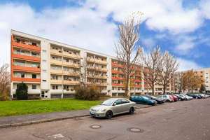 3-Raum-Wohnung mit großem Balkon im Grünen/weißer WBS – Straße am Park 52, 4209 Grünau-Ost, Leipzig – Vorschaubild 1