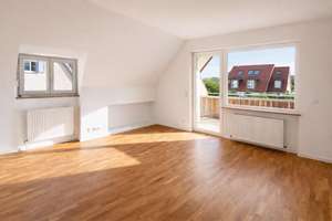 Sehr schöne 4-Zimmer-Whg + DG und Südbalkon in zentraler Lage München Solln