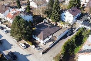 Freistehender Bungalow mit großem Entwicklungspotenzial 
