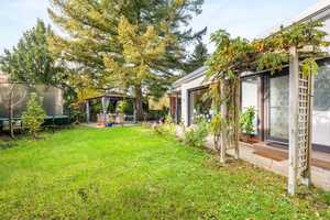 Stadtnah und naturverbunden: Stilvolles Reihenhaus in Karlsruhe/Waldstadt mit Garten und Garagen – Karlsruhe – Vorschaubild 16