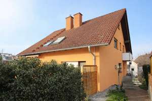 Ihr neues Zuhause: Großzügige DHH in Karlsbad-Langensteinbach mit Garage – Die vollständige Adresse der Immobilie erhältst du vom Anbieter., 76307 Karlsbad – Vorschaubild 1