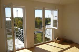 Helle 2 Zimmer Dachgeschoßwohnung in München Obermenzing – An der Schäferwiese 13, 81245 Obermenzing, München – Vorschaubild 2