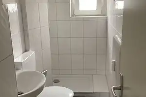 Helle 3-Zimmer-Wohnung wartet auf Mieter! – Stratmannshof 2, 45883 Gelsenkirchen – Vorschaubild 2