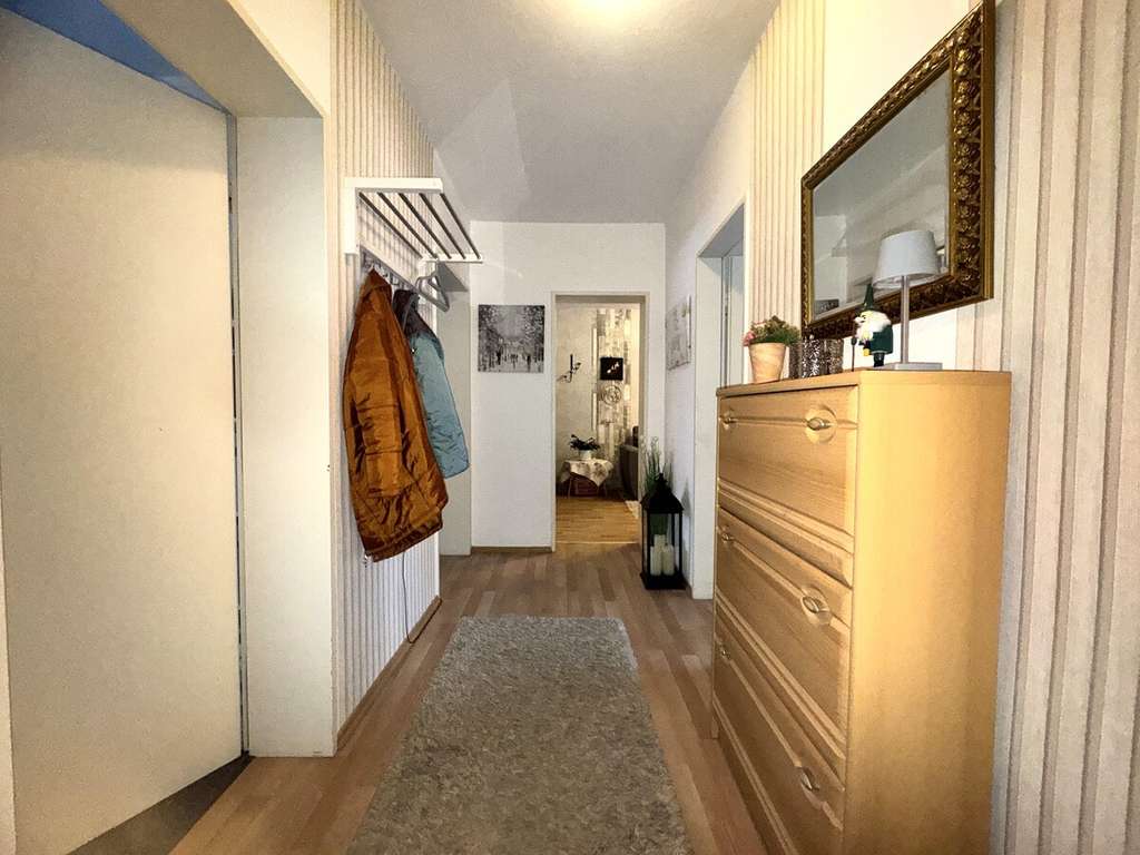 Immobilie in Zeven - Warum noch Miete zahlen?  
Charmante 3 Zimmer Wohnung ( EG )im Herzen von Zeven - Bild 1