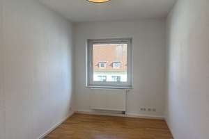FÜR SÜDSTADTFANS: RUHIG & WEIT OBEN GELEGENE 4-ZI-ETW MIT LASTENLIFT, SÜDBALKON (+ GARAGE OPTIONAL) – Die vollständige Adresse der Immobilie erhältst du vom Anbieter., 30171 Südstadt, Hannover – Vorschaubild 9