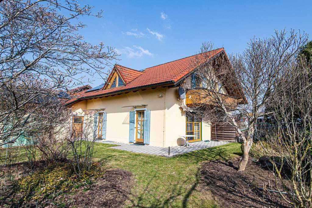 Immobilie in Schönthal - Leben mit Freiraum: Ihr Gartenrefugium mit vielseitigem Studio - Bild 4