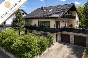 Charmantes Dreifamilienhaus in ruhiger Lage von Oberdürrbach – Die vollständige Adresse der Immobilie erhältst du vom Anbieter., 97080 Dürrbachtal, Würzburg – Vorschaubild 1