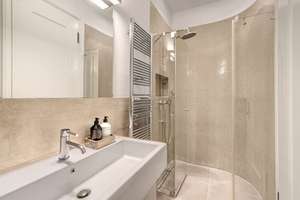 Großzügige Ensemblevilla mit Garten. Gehobenes Familiendomizil. – Die vollständige Adresse der Immobilie erhältst du vom Anbieter., 80803 Münchner Freiheit, München – Vorschaubild 12