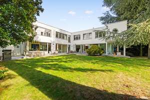 Ruhig gelegene Villa nahe dem Rhein: Stilvoll, exklusiv, selten – Die vollständige Adresse der Immobilie erhältst du vom Anbieter., 40489 Wittlaer, Düsseldorf – Vorschaubild 4