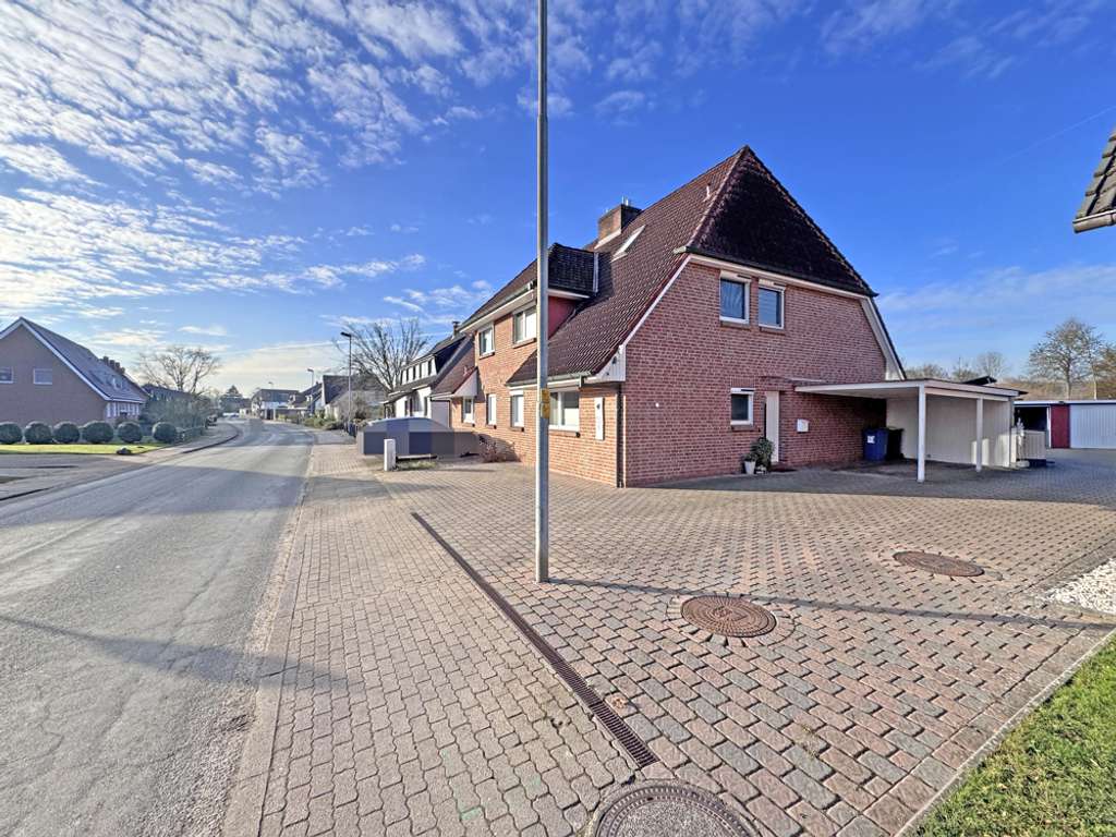 Immobilie in Reinfeld - Reinfeld - Moderne DHH mit Carport, Gartenhaus und tollem Grundstück - Bild 0