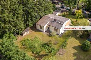 IMMOBERLIN.DE - Reizvoller Bungalow mit Potenzial in Premiumlage beim Tegeler Fließ – Die vollständige Adresse der Immobilie erhältst du vom Anbieter., 13467 Hermsdorf, Berlin – Vorschaubild 4