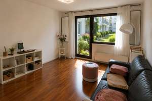 Exklusive 2,5-Zi.-Wohnung mit 3 Außenbereichen & TG – möbliert, zentral & ruhig – Leuschnerstr. 11, 70174 Neue Vorstadt, Stuttgart – Vorschaubild 2