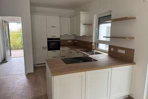 Neubau Erstbezug! moderne DHH mit EBK in Erding – Die vollständige Adresse der Immobilie erhältst du vom Anbieter., 85435 Erding – Vorschaubild 1