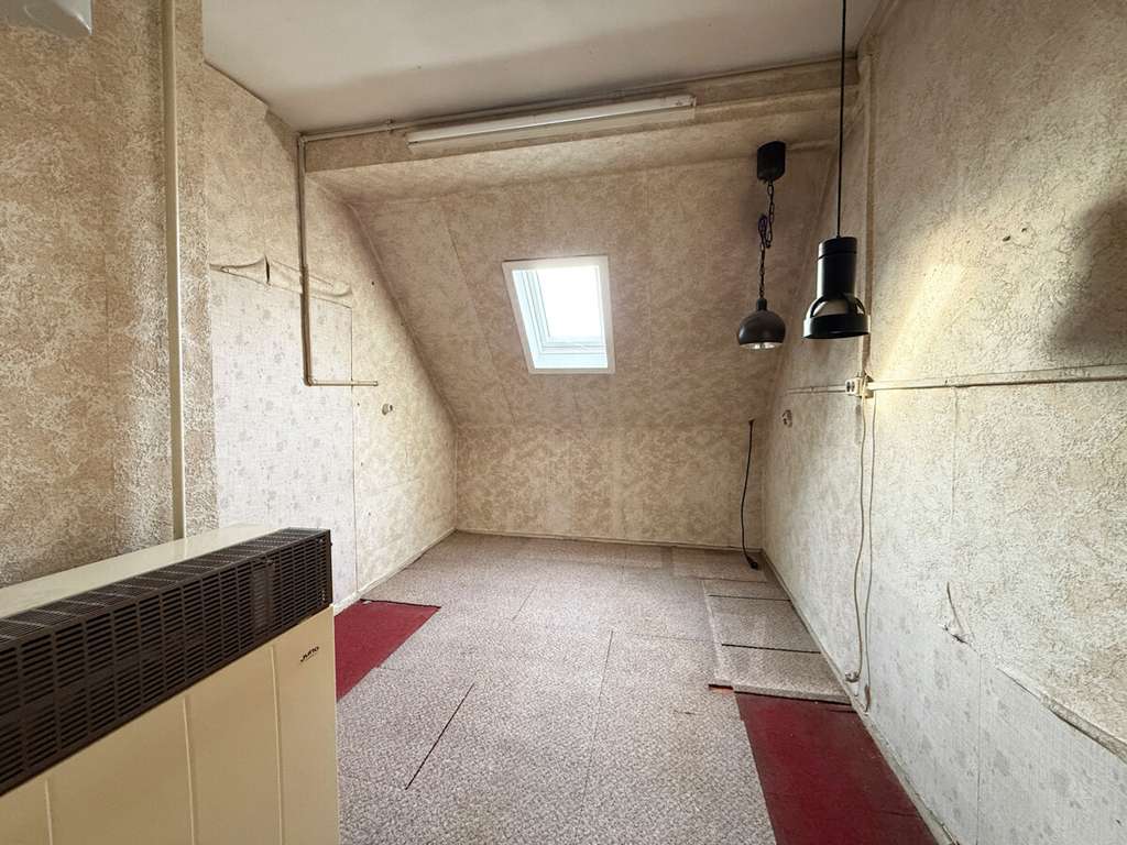 Immobilie in Worms - Selbst gestalten, Wert erhöhen: Renovierungsbedürftige Wohnung mit Potenzial in Worms - Bild 4