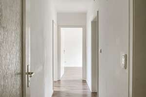 3,5 Zimmer – frisch renoviert – ruhige Lage – Balkon – Gaußstraße 8, 44879 Dahlhausen, Bochum – Vorschaubild 2