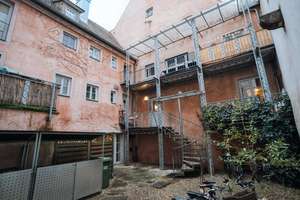 Charmantes, denkmalgeschütztes Wohn- und Geschäftshaus mit unverbaubarem Blick auf die Donau! – Die vollständige Adresse der Immobilie erhältst du vom Anbieter., 93047 Innenstadt, Regensburg – Vorschaubild 6