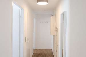 HOMESK - Bezugsfreie 2-Zimmer-Altbauwohnung mit ca. 38,50 m² Ausbaureserve im Dachgeschoss – Allerstraße 4, 12049 Neukölln (Ortsteil), Berlin – Vorschaubild 3