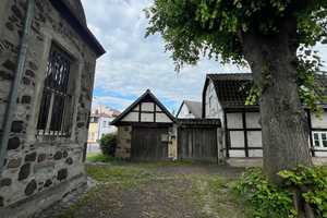 Verträumtes Fachwerkhaus, Hofanlage in Bad Godesberg, kernsaniert. Garten, Garage, Innenhof – Bachemer Straße 1, 53179 Bonn – Vorschaubild 2