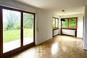 Charmante 2,5-Zimmer-Eigentumswohnung mit Terrasse und Stellplatz in Tauberbischofsheim – Fichtenweg 15, 97941 Tauberbischofsheim – Vorschaubild 1