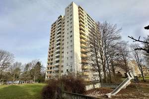 Attraktive und gepflegte 4-Zimmer-Wohnung mit Weitblick – 6. OG in Stuttgart-Bergheim