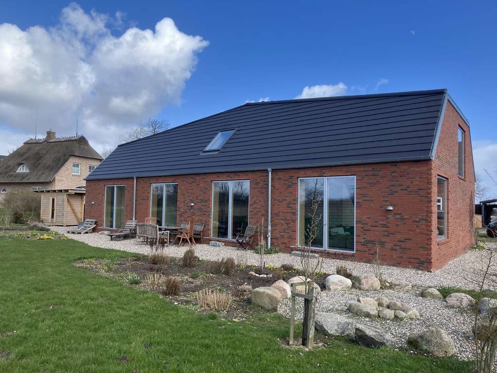 Immobilie in Langballig - Einfamilienhaus in Ostseenähe mit Panoramablick über Wiesen und Felder - Bild 1