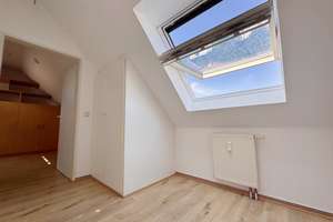 Helle, bezugsfreie Maisonettewohnung mit zwei Balkonen in Münster-Mecklenbeck – Die vollständige Adresse der Immobilie erhältst du vom Anbieter., 48163 Mecklenbeck, Münster – Vorschaubild 9