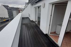 Über den Dächern Düsseltals mit Dachterrasse und Loggia!