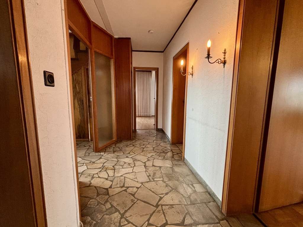 Immobilie in Garbsen - Großzügiges Einfamilienhaus mit großem Garten in begehrter Lage von Garbsen! - Bild 4