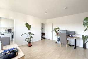 Gemütliche 1-Zimmer-Wohnung mit EBK und Balkon in Schwachhausen – Kulenkampffallee 93, 28213 Bremen – Vorschaubild 3