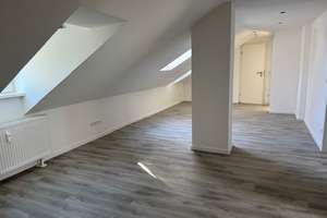 Erstbezug nach Sanierung: 3-Zi.-Dachgeschosswohnung in Misburg-Nord – Hinter der Alten Burg 4, 30629 Misburg-Nord, Hannover – Vorschaubild 3